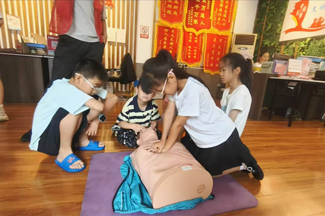 博爱家园里，学“救”正当时 ——罗庄区博爱家园暑期急救小课堂守护社区青少年